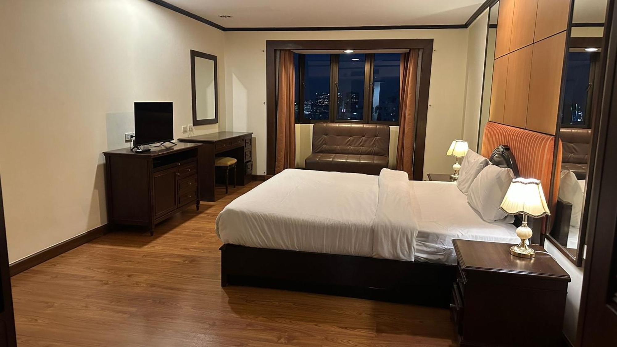Omni Tower Sukhumvit Soi 4 Direct Apartment Bangkok Exterior photo