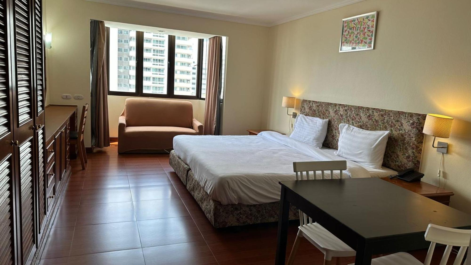 Omni Tower Sukhumvit Soi 4 Direct Apartment Bangkok Exterior photo