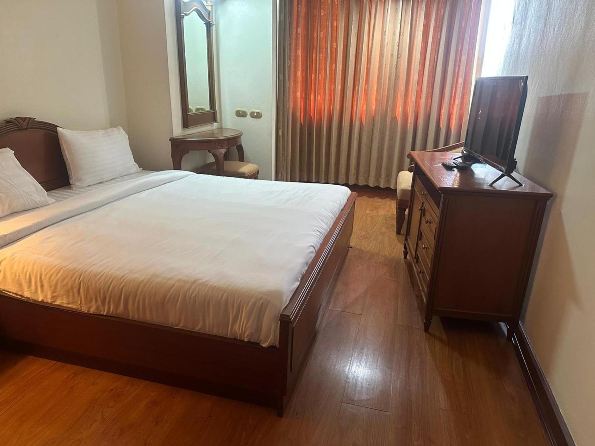 Omni Tower Sukhumvit Soi 4 Direct Apartment Bangkok Exterior photo