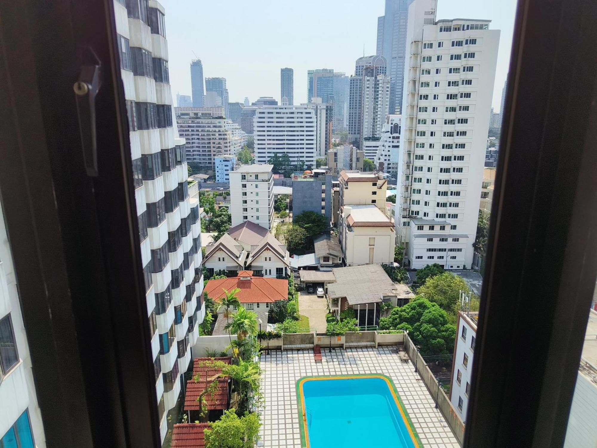 Omni Tower Sukhumvit Soi 4 Direct Apartment Bangkok Exterior photo