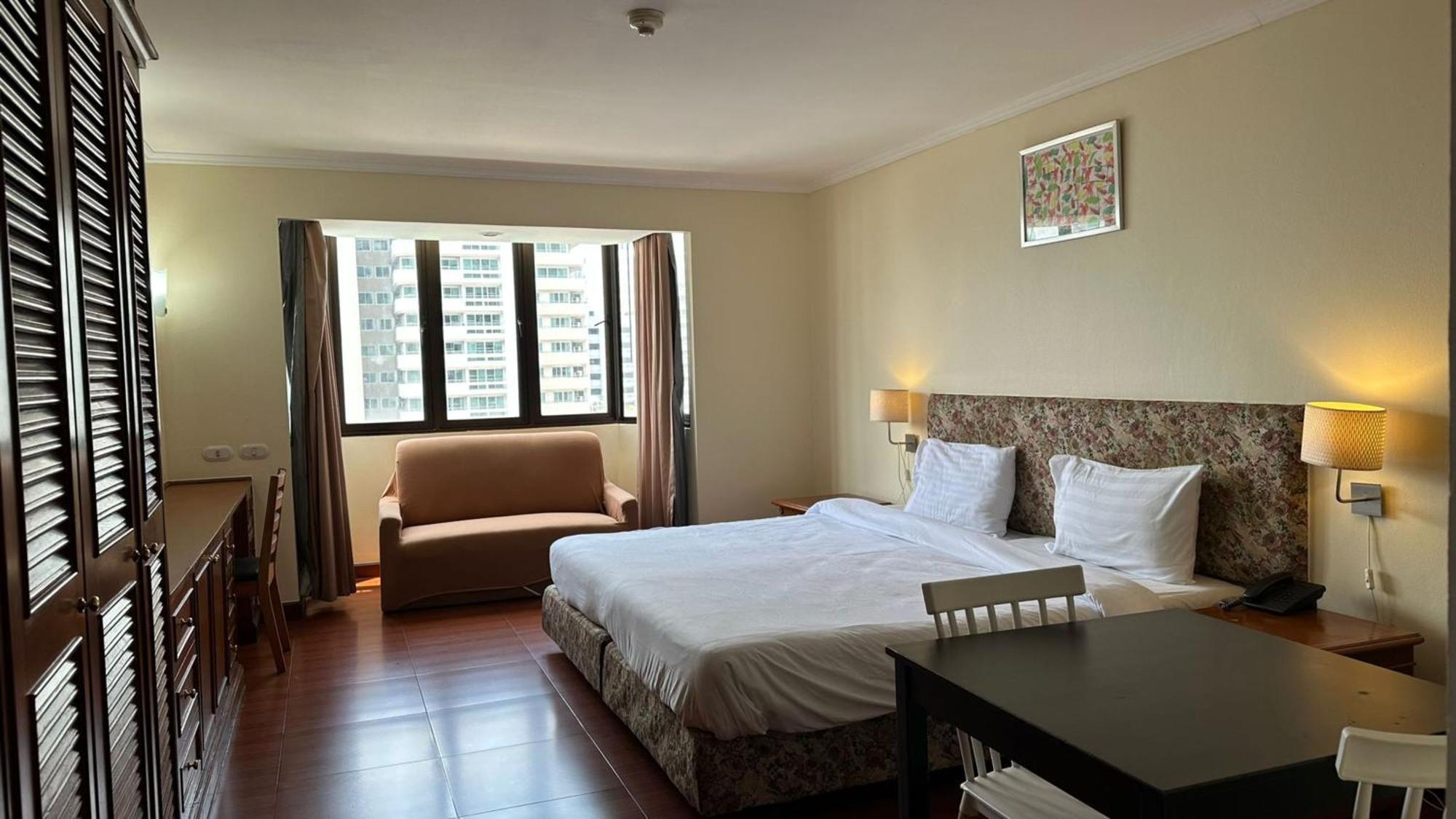 Omni Tower Sukhumvit Soi 4 Direct Apartment Bangkok Exterior photo