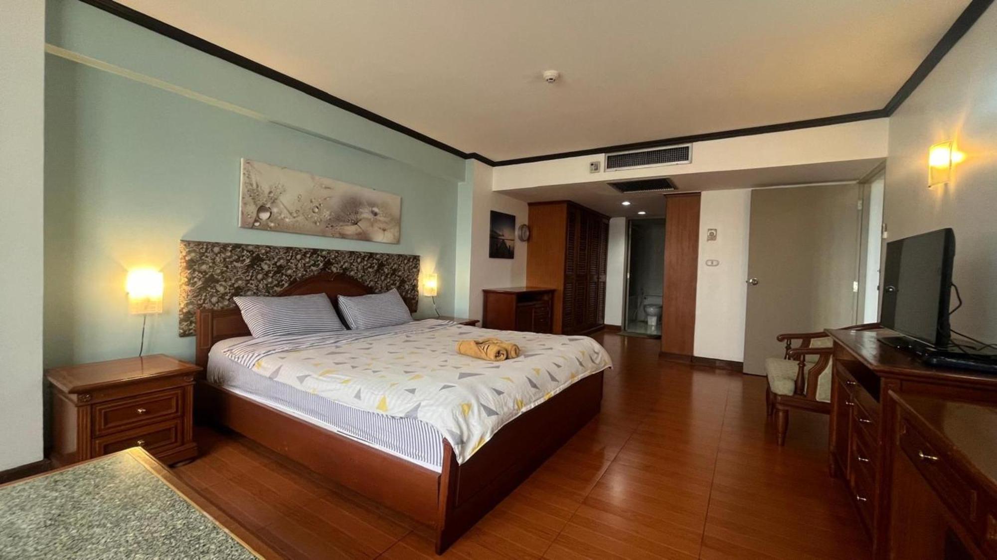 Omni Tower Sukhumvit Soi 4 Direct Apartment Bangkok Exterior photo